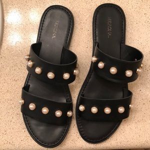 Merona pearl slides